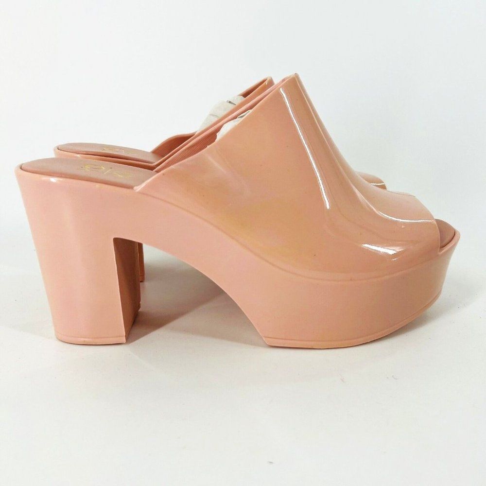 NIB. YOKI Women's Nude Platform Mule Clog Sandal MALANA Size 7